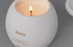 Ароматическая свеча для дома с ароматом марокканского сада Huxley Candle Moroccan Gardener