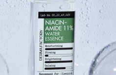 Осветляющий тонер-эссенция для лица с ниацинамидом Derma Factory Niacinamide 11% Water Essence