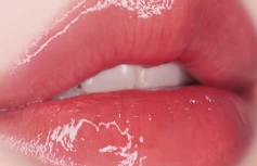 Глянцевый тинт-плампер для губ UNLEASHIA Sisua Popcorn Syrup Lip Plumper No. 1 Strawberry Cream
